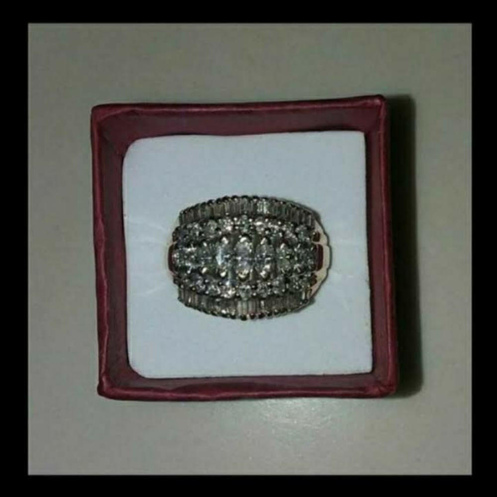 PENDING❤Free Shipping❤ Beautiful! 1.5 + Carat Genuine Diamond Ring